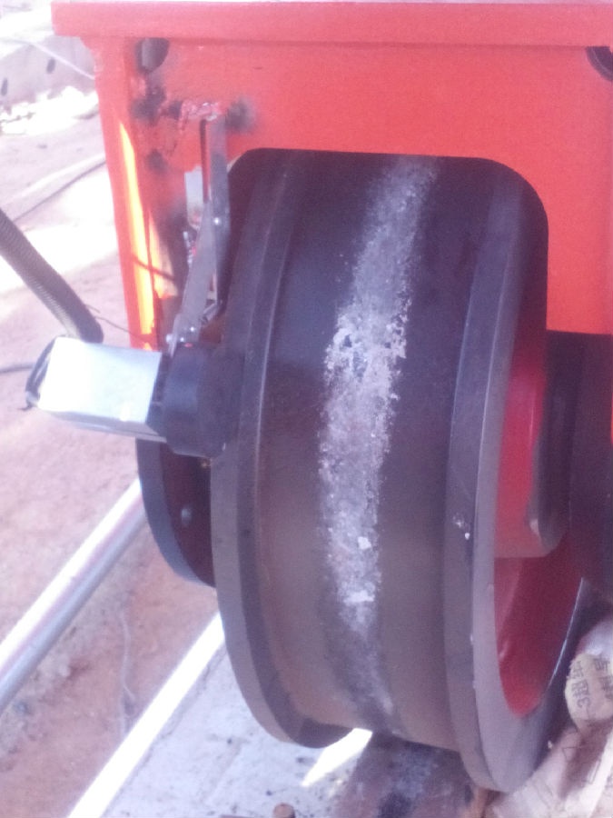 內(nèi)蒙古蘭石門(mén)式起重機(jī)安全監(jiān)控系統(tǒng)現(xiàn)場(chǎng)安裝圖九