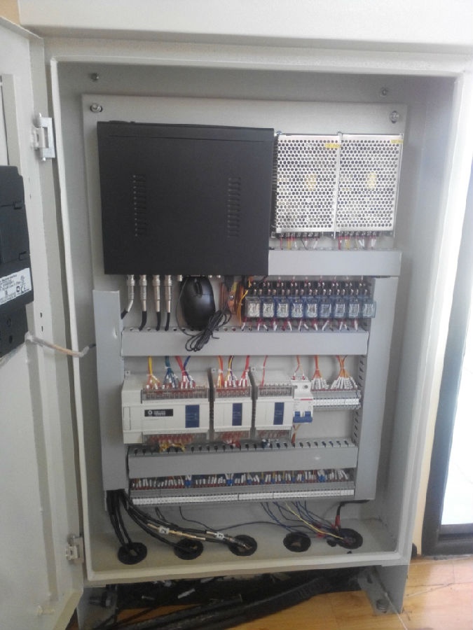 內(nèi)蒙古蘭石門(mén)式起重機(jī)安全監(jiān)控系統(tǒng)現(xiàn)場(chǎng)安裝圖二十